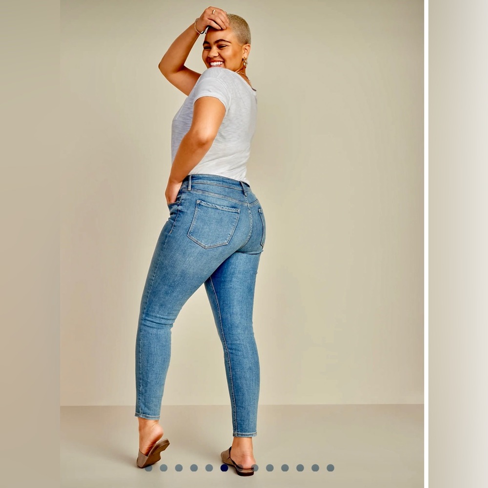 SOLD!!!!Old Navy Rockstar Jeans - Picture 3 of 6